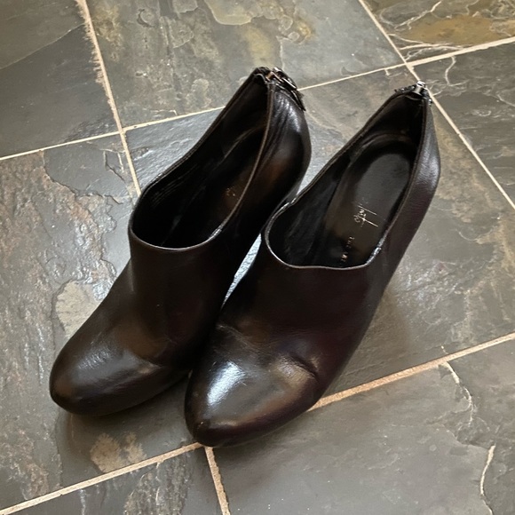 Franco Sarto black booties - Picture 2 of 2